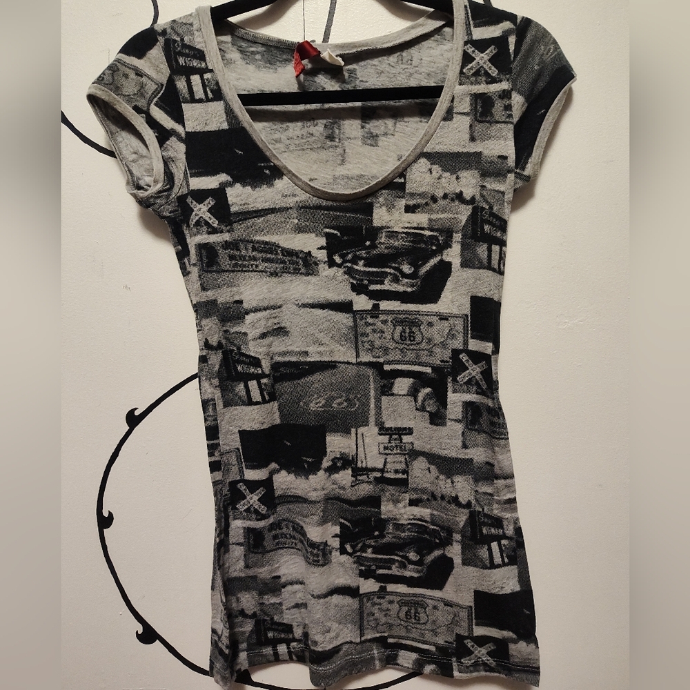 Gray and Black Pattered Scoop Neck Tee